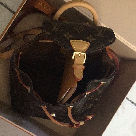 NWT LV BACKPACK MONTSOURIS NM - Picture 3 of 5